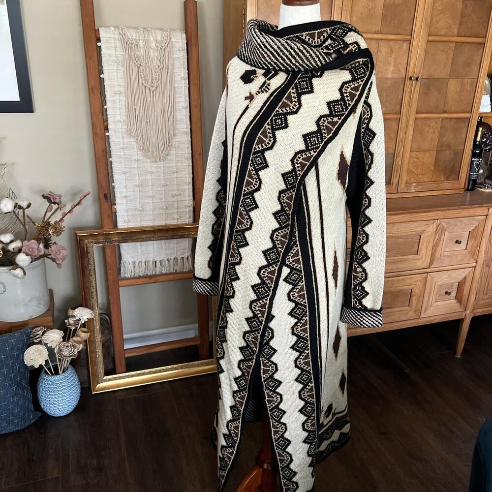 Gorgeous JJ Sisters duster length cardigan